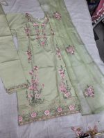 Premium Floral Kurti Set with Dupatta & Free jutty | Stylish Ethnic Wear for Women - Image 4